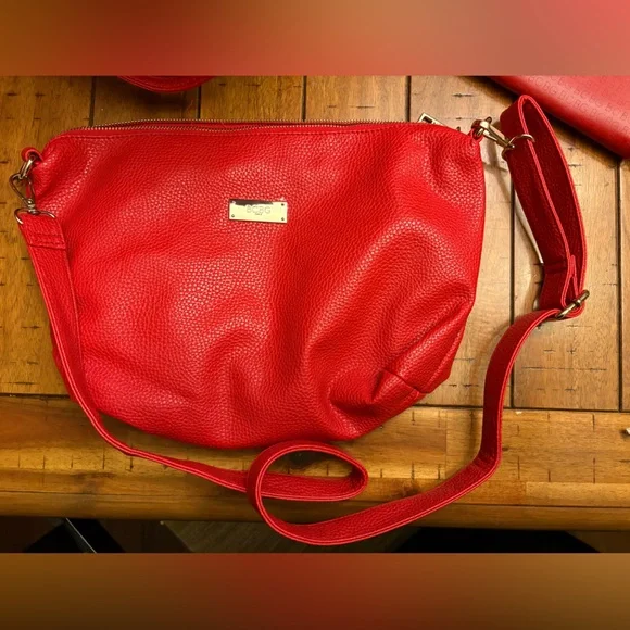 BCBG Red Bag set of 3! Tote, Purse and Wallet! - Picture 3 of 14